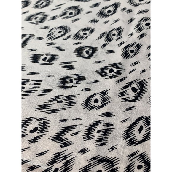 Black & White Ikat Cotton Fabric 1 Yard 42" Wide Sewing Quilting Craft Material - Picture 2 of 3